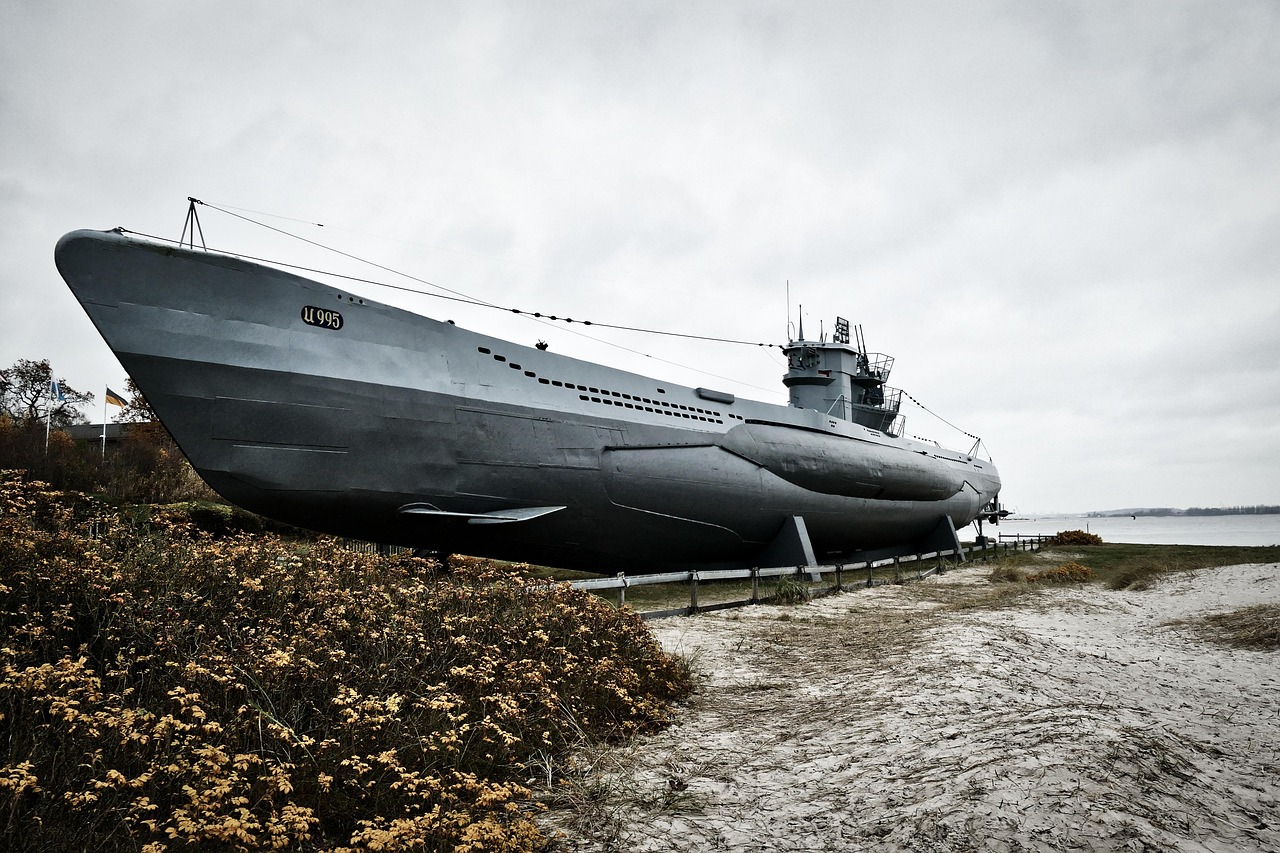 Das Marine-Ehrenmal und das U-Boot U-995 in Laboe